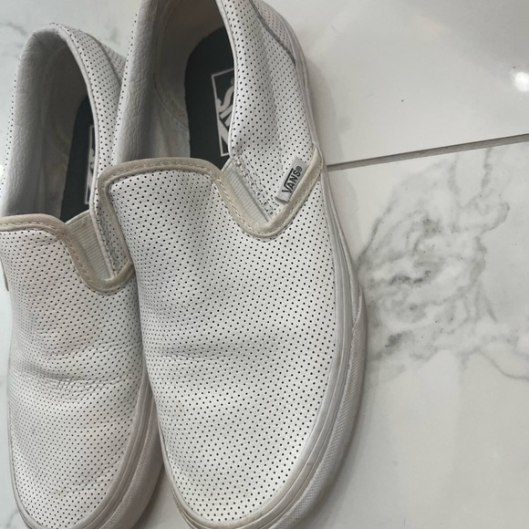 Vans - Picture 2 of 5